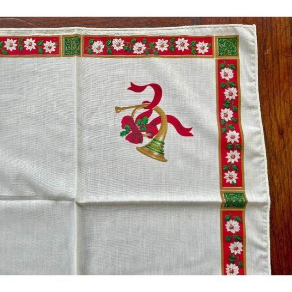 Vintage Christmas Napkins or Doillies set of 8 in red and green with Golden horn - Picture 6 of 10